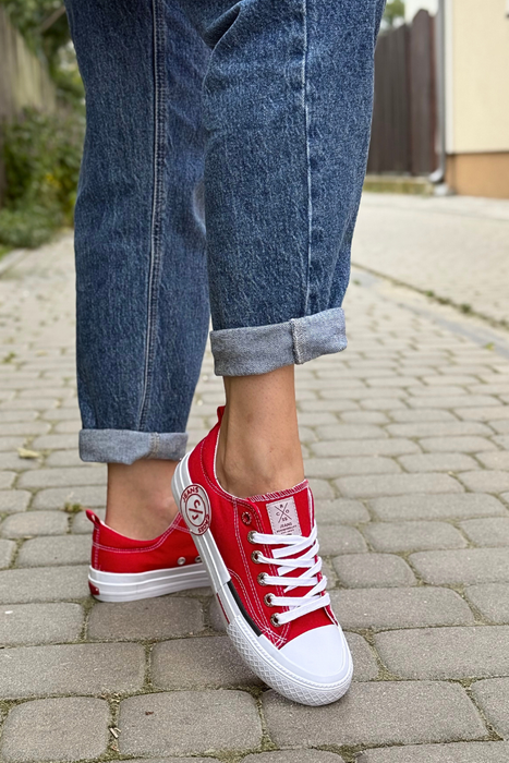 Жіночі рожеві кросівки Cross Jeans на шнурівці