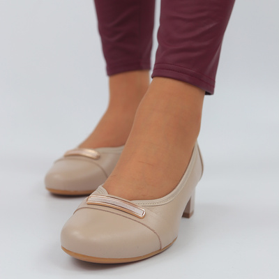 Бежеві шкіряні туфлі на високих підборах Galant