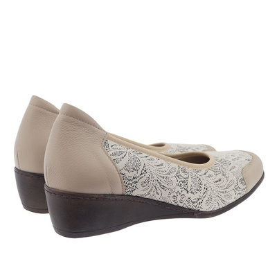 Бежеві шкіряні туфлі на танкетці Аксель