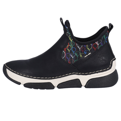 Чорні жіночі ботильйони Rieker з цікавим малюнком на верху