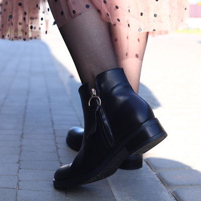 Черевики на плоскій підошві Evento чорного кольору