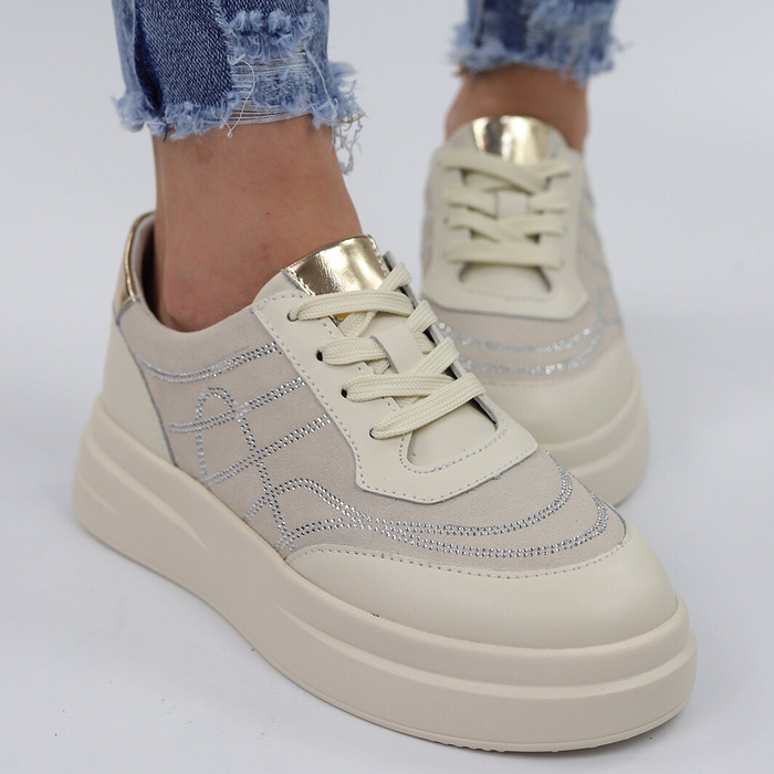 Шкіряні кросівки Artiker з бежевими і золотистими стразами