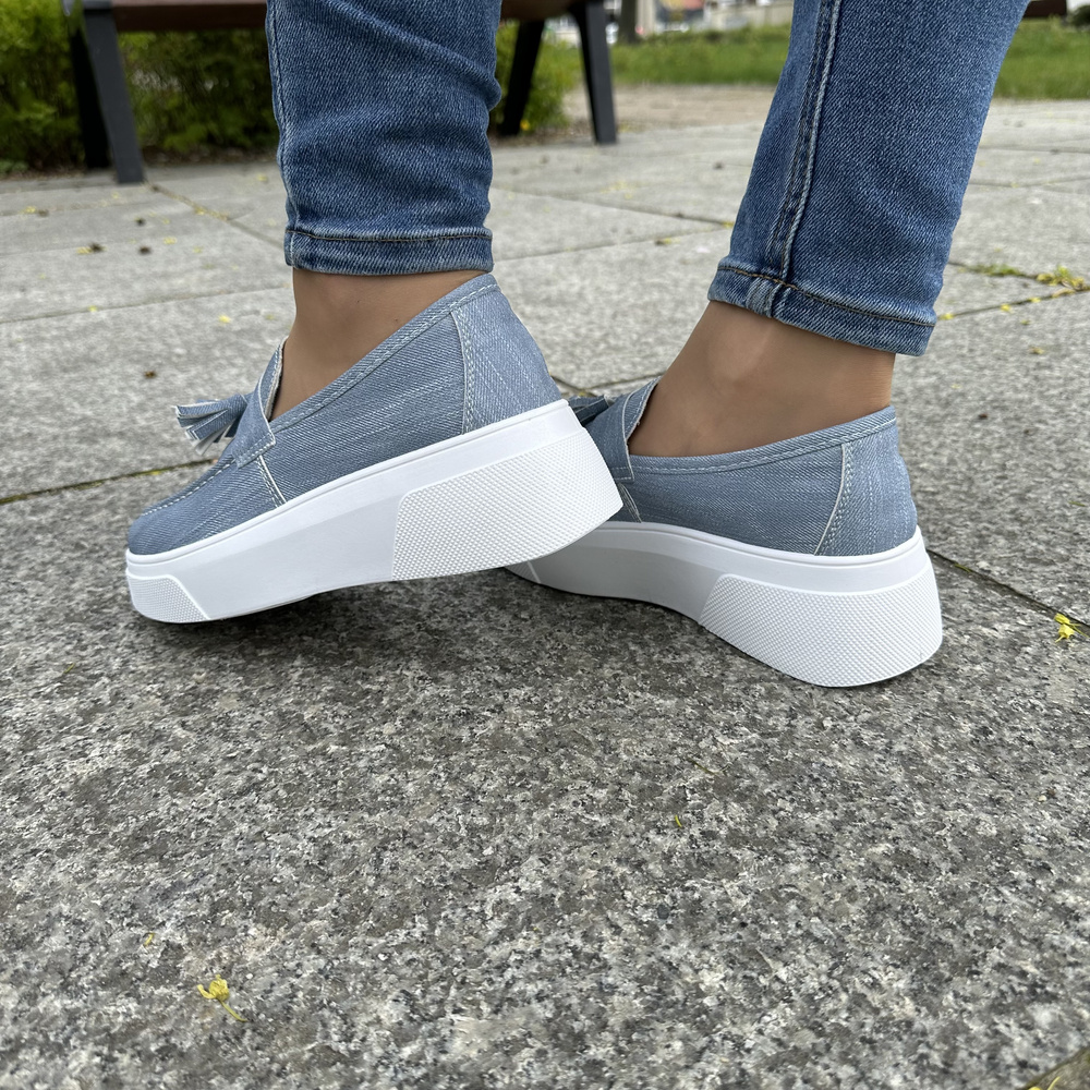 Półbuty niebieskie z chwostem na platformie M. Daszyński