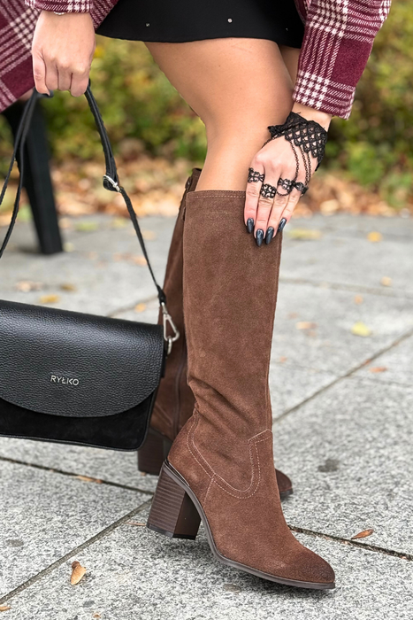 Чорні замшеві ботильйони на блискавці ззаду