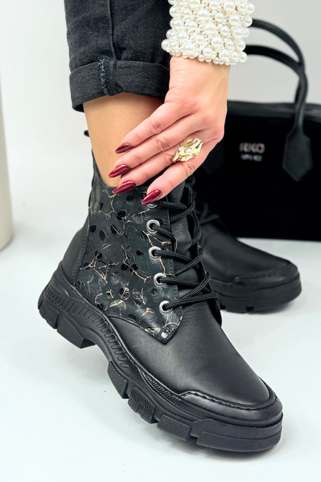 Чорні жіночі шкіряні ботильйони на товстій платформі зі шнурівкою