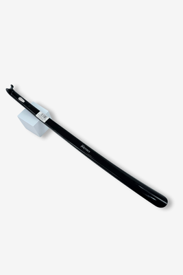Bardzo długa łyżka do butów plastikowa czarna 65 cm