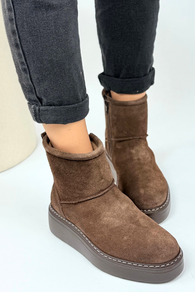 Śniegowce damskie ze skóry welurowej na platformie czekoladowe