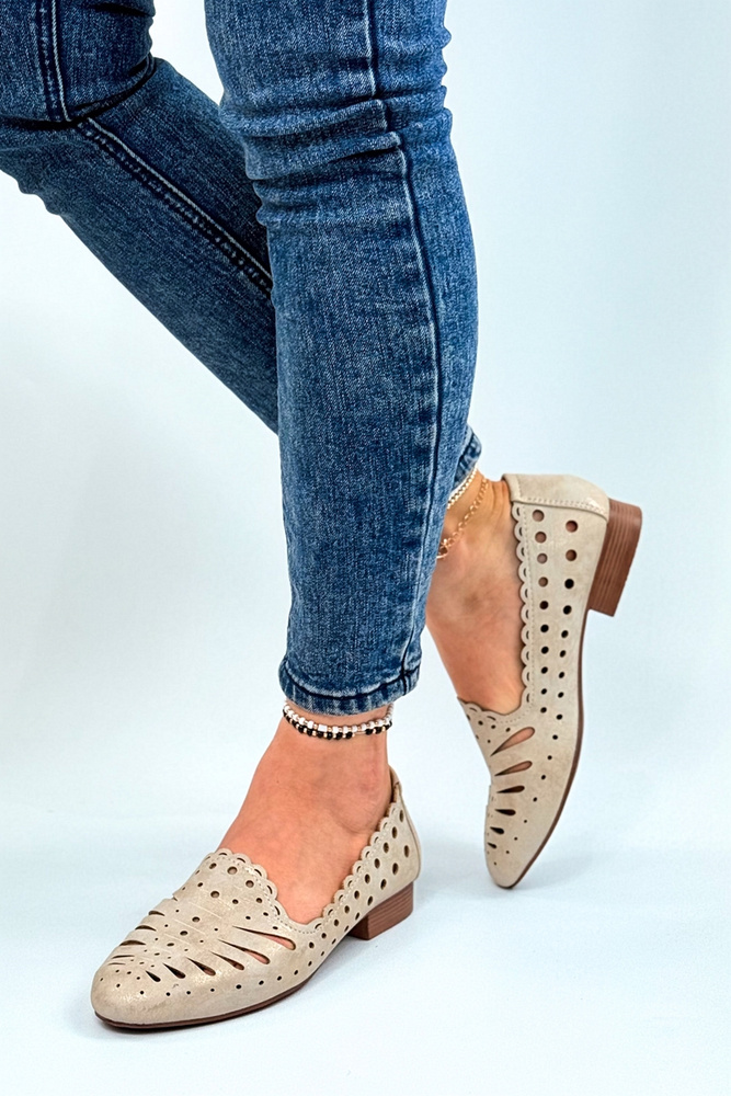 Ażurowe półbuty złote na obcasie wsuwane