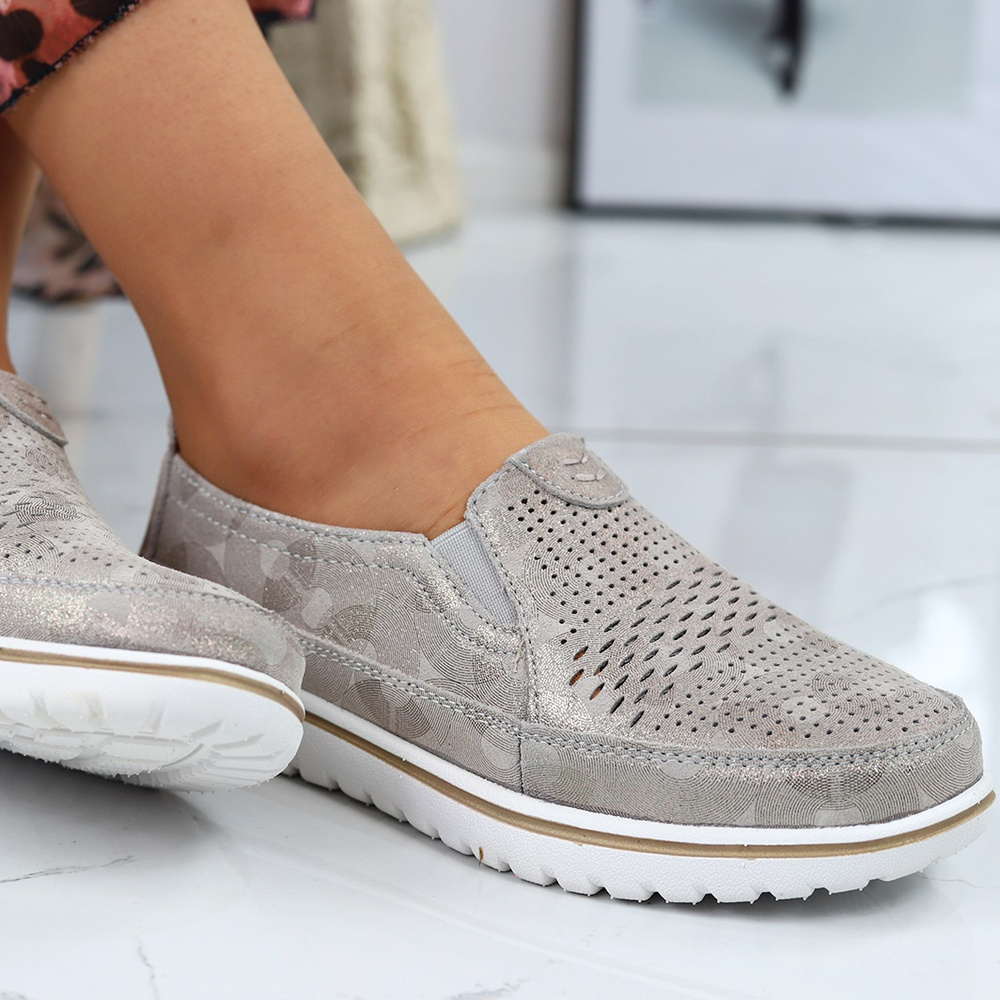 Шкіряне жіноче взуття Evento золотого кольору