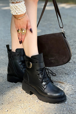 Чорні шкіряні чоботи Rylko на плоскому ходу на шнурівці