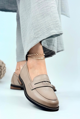 Бежеві шкіряні плоскі мокасини 