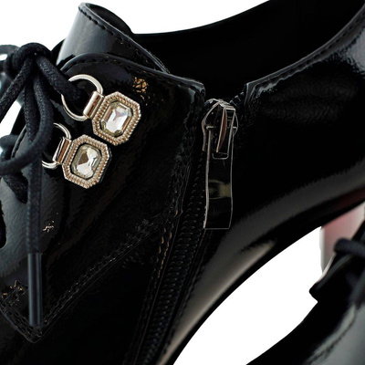 Czarne półbuty damskie na modnym obcasie S.Barski 