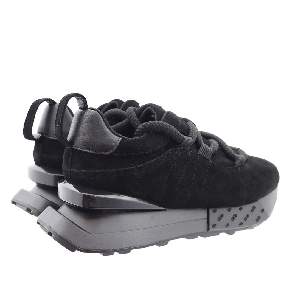 Czarne sneakersy damskie ze skóry zamszowej sznurowane