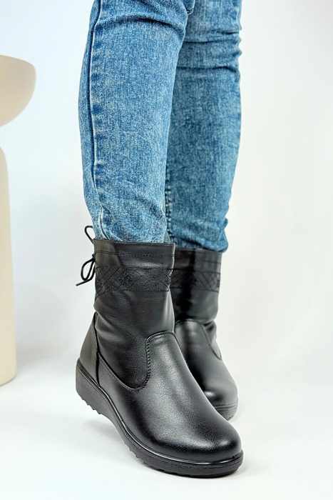 Бежеві жіночі утеплені ботильйони на платформі зі шнурівкою і застібкою