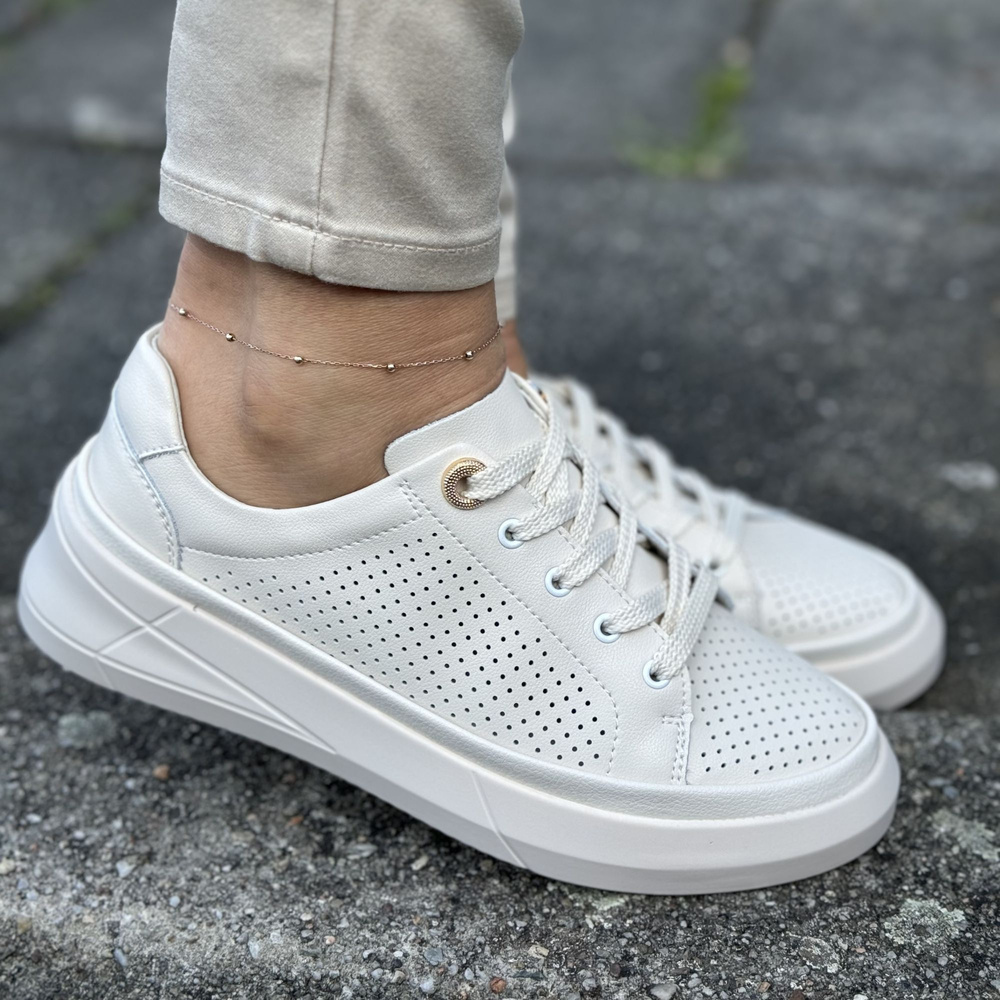 Skórzane półbuty beżowe perforowane sznurowane