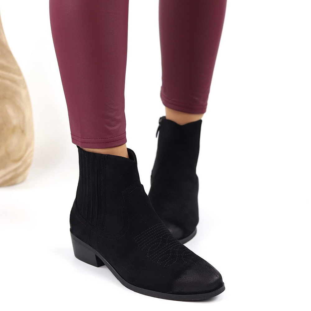 Чорні замшеві ковбойські чоботи з утеплювачем 