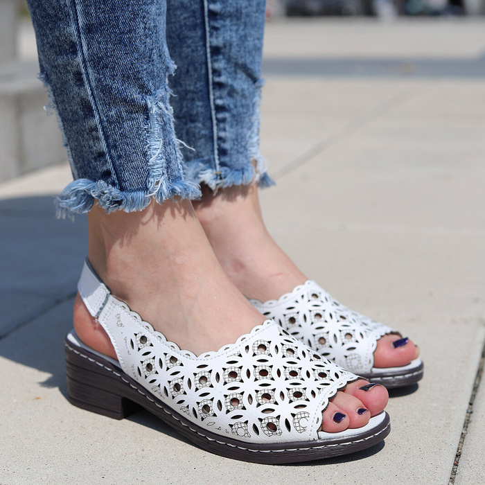 Białe skórzane sandały ażurowe T. Sokolski