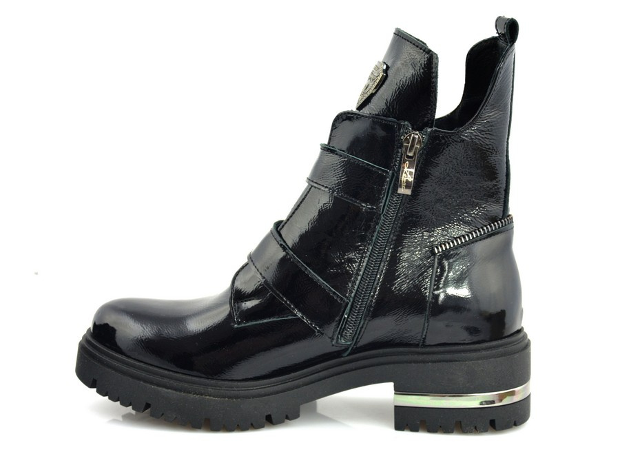 Чорні лаковані черевики LEMAR 60310