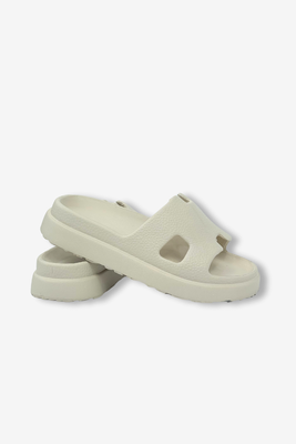 Beżowe damskie klapki gumowe z płaską antypoślizgową podeszwą