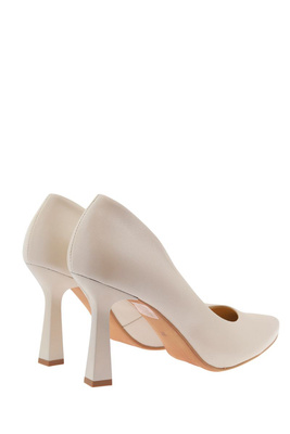 Жіночі чорні шкіряні човники з декором