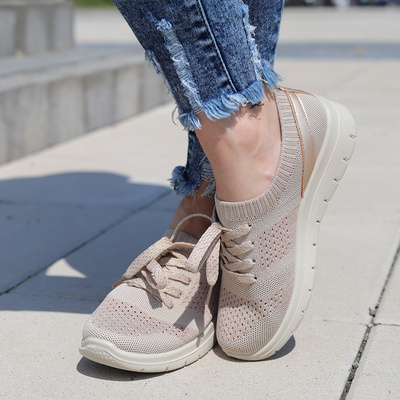 Спортивне жіноче бежеве взуття T. Sokolski