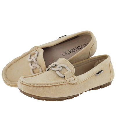 Бежеві жіночі замшеві мокасини на ланцюжку від Vinceza 
