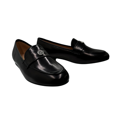 Жіночі чорні лаковані лофери Evento