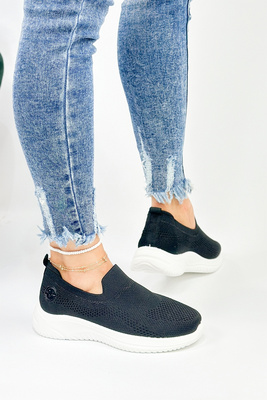 Czarne przewiewne tenisówki wsuwane