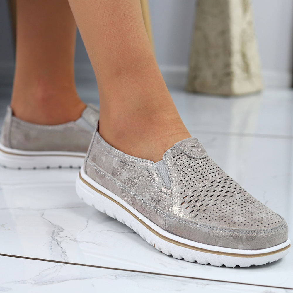 Шкіряне жіноче взуття Evento золотого кольору