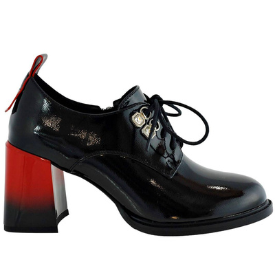 Czarne półbuty damskie na modnym obcasie S.Barski 