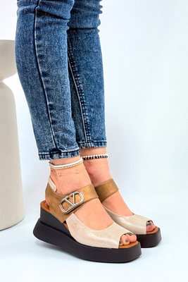 Złote sandały na koturnie z ekoskóry na rzep