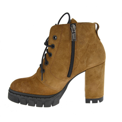 Жіночі шкіряні ботильйони на високих підборах