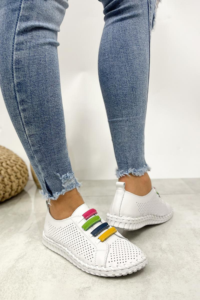 Skórzane półbuty białe płaskie