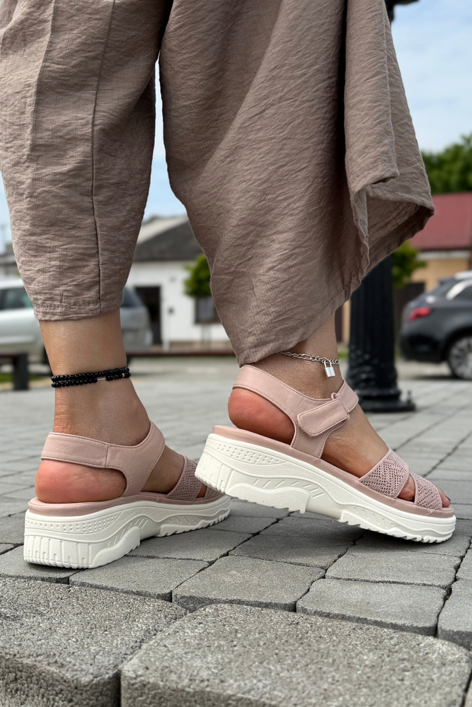 Miękkie różowe sandały z materiału i ekoskóry na rzep