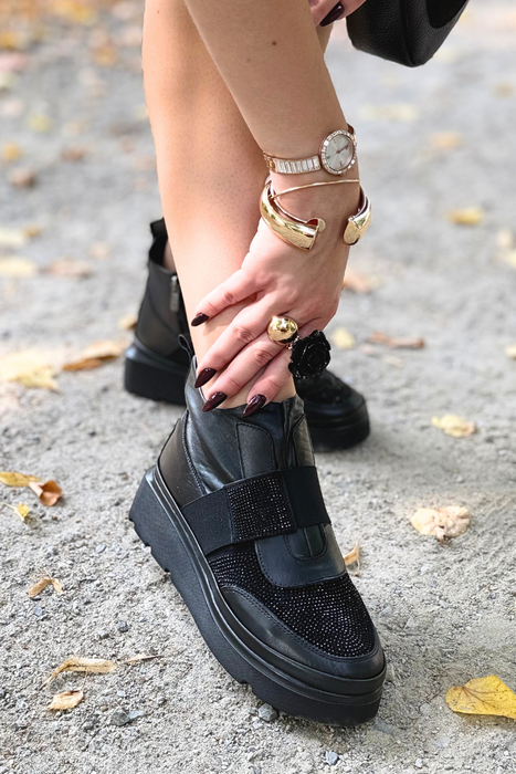 Шкіряні ботильйони оливкового кольору на платформі