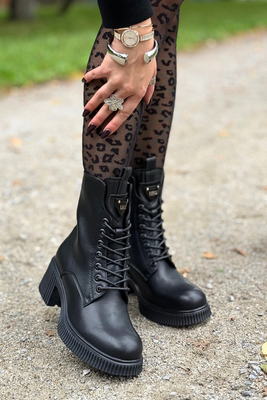 Czarne botki skórzane ocieplane sznurowane z zamkiem