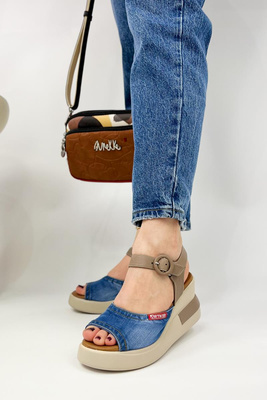 Damskie sandały jeansowe na koturnie Polskie