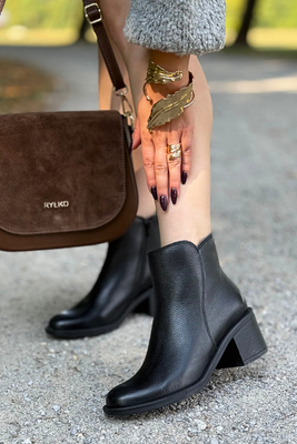 Stylowe botki damskie czarne ze skóry ocieplane Ryłko