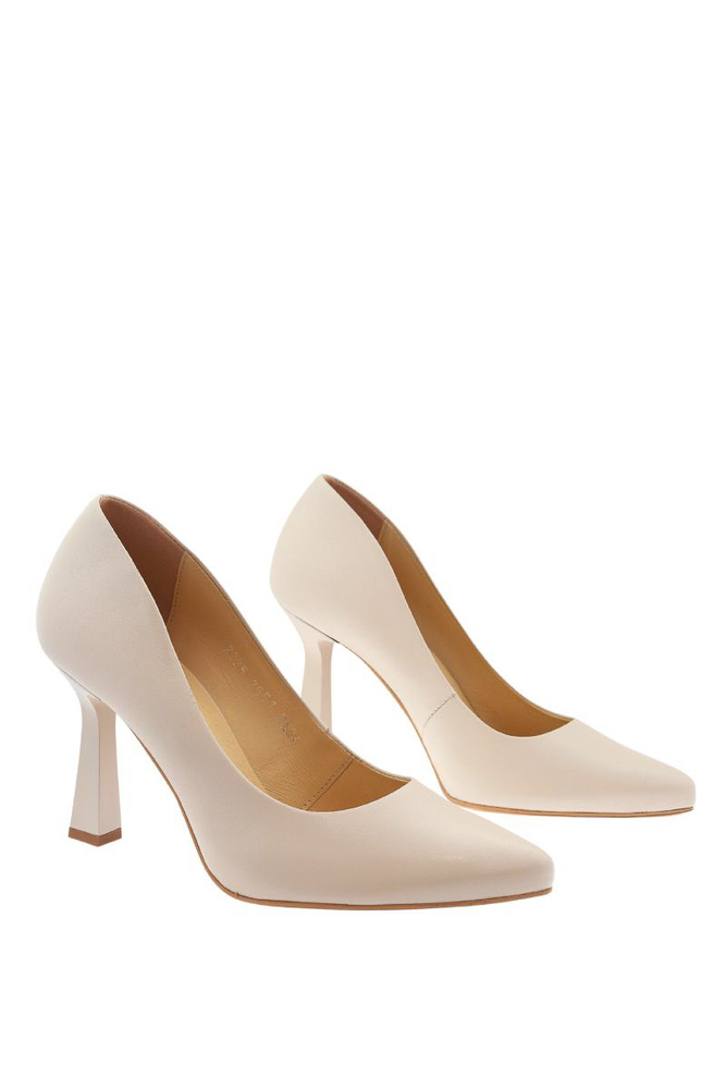 Жіночі чорні шкіряні човники з декором