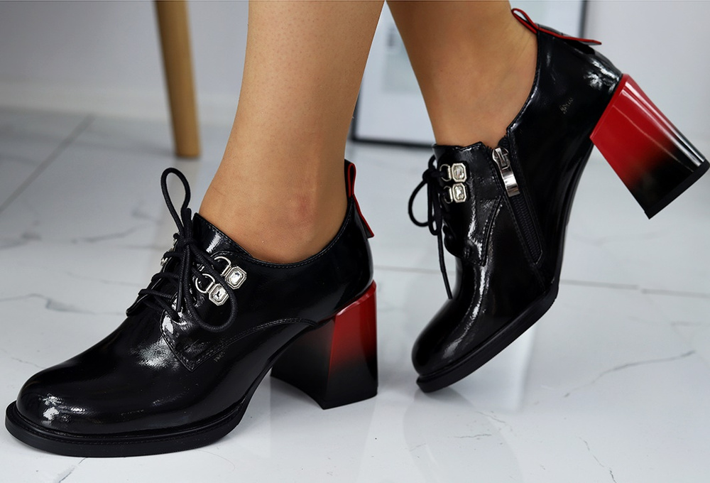 Чорні жіночі туфлі на модному каблуці S.Barski 