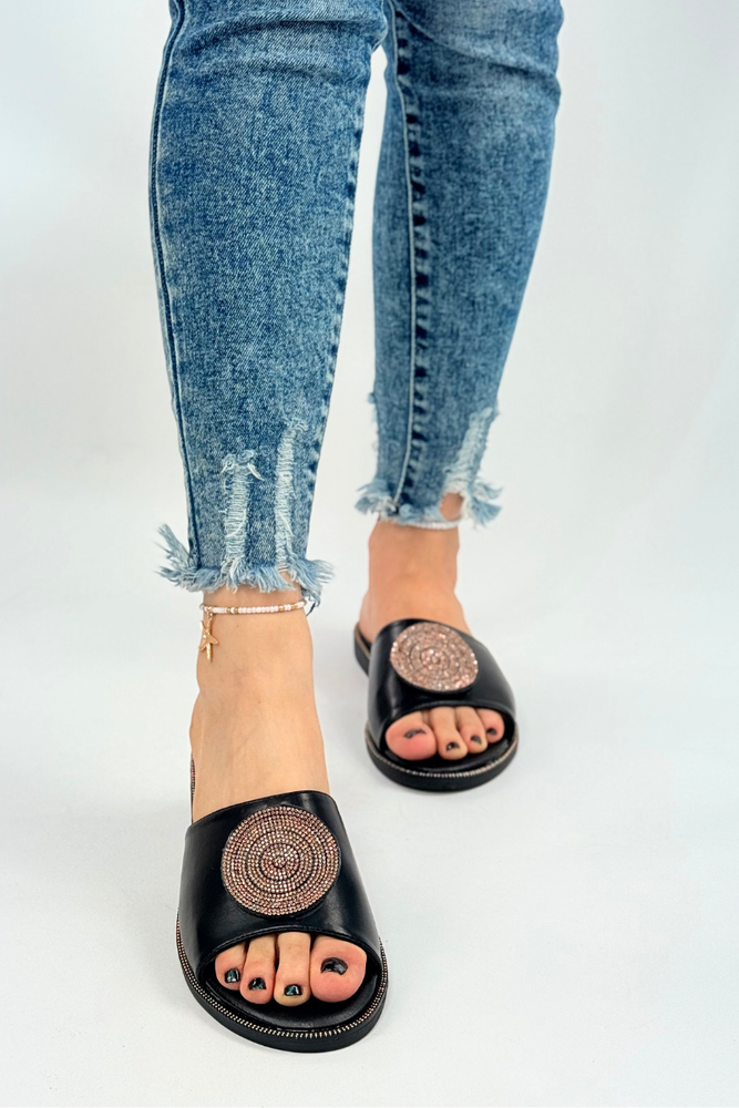 Klapki płaskie czarne z ozdobą w cyrkonie Filippo