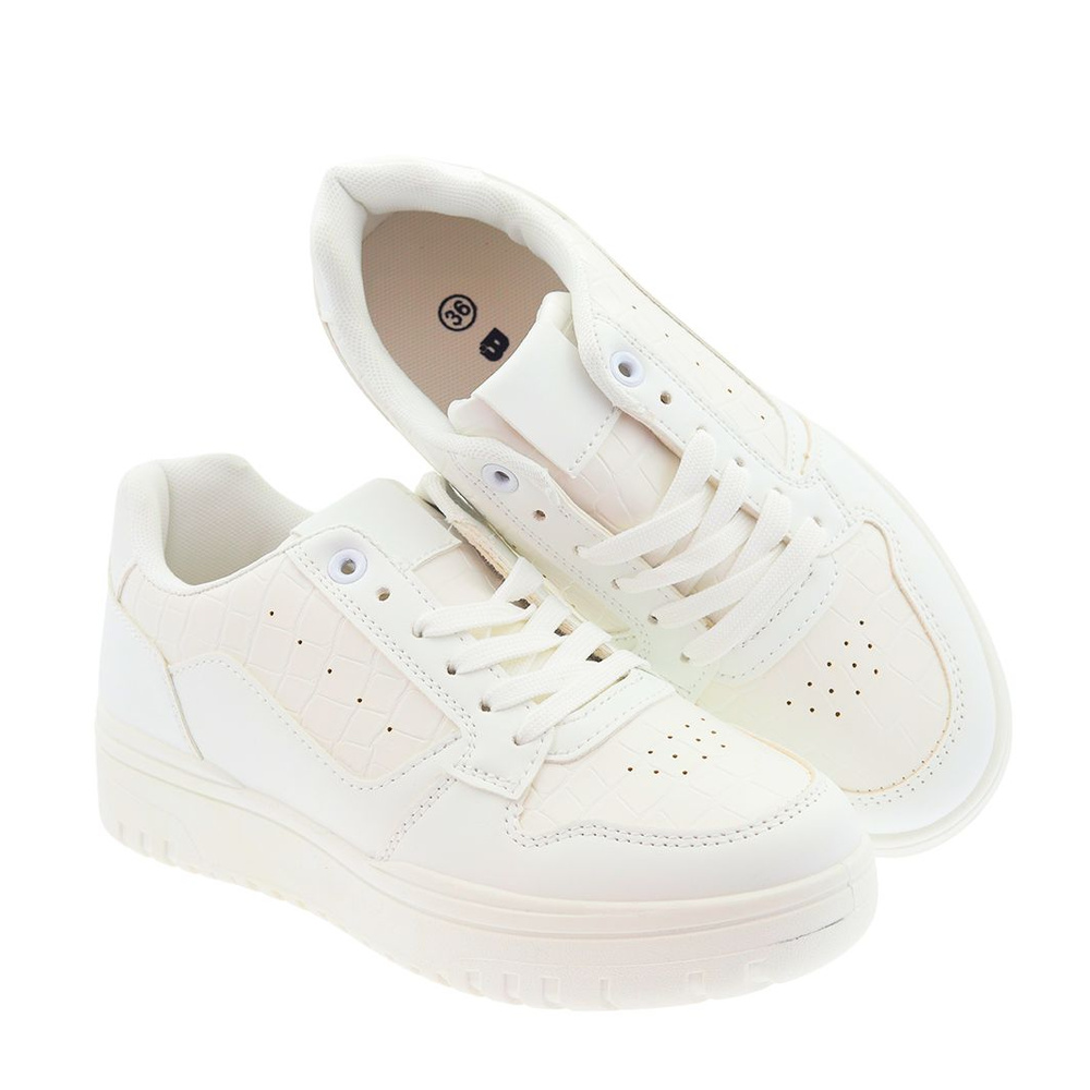 Białe sneakersy damskie na platformie sznurowane