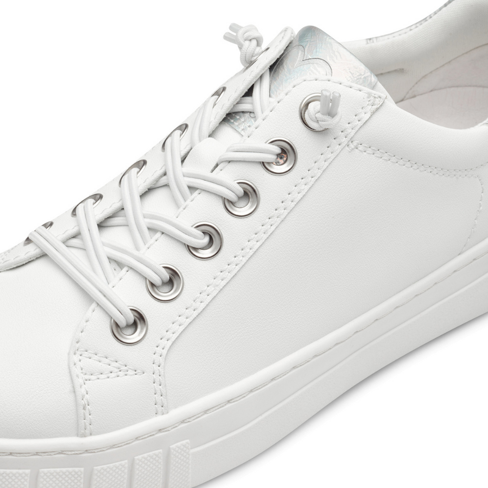 Білі жіночі кросівки на платформі Marco Tozzi