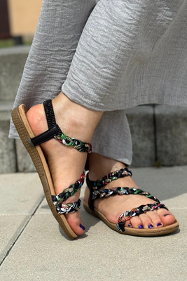 Czarne sandały plecione płaskie na gumce Artiker