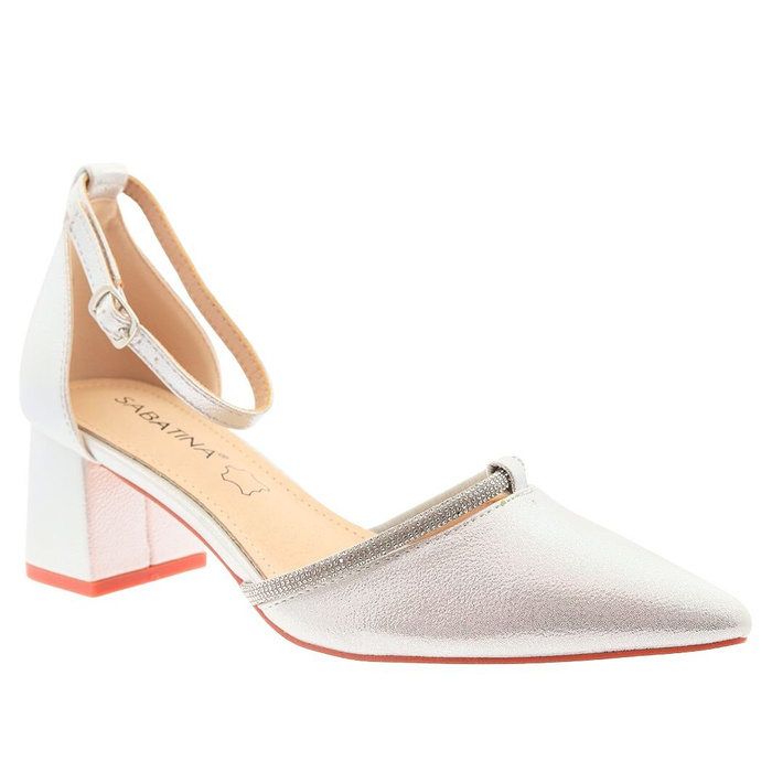 Елегантні срібні туфлі з гострим носком