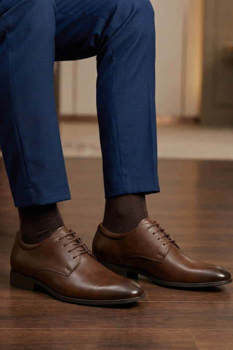 Чоловічі парадні шкіряні туфлі, коричневі, на шнурівці