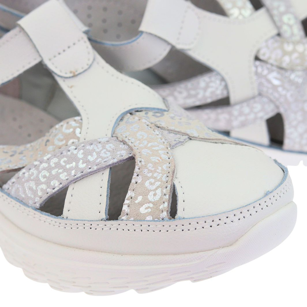 Białe skórzane półbuty na rzep Artiker