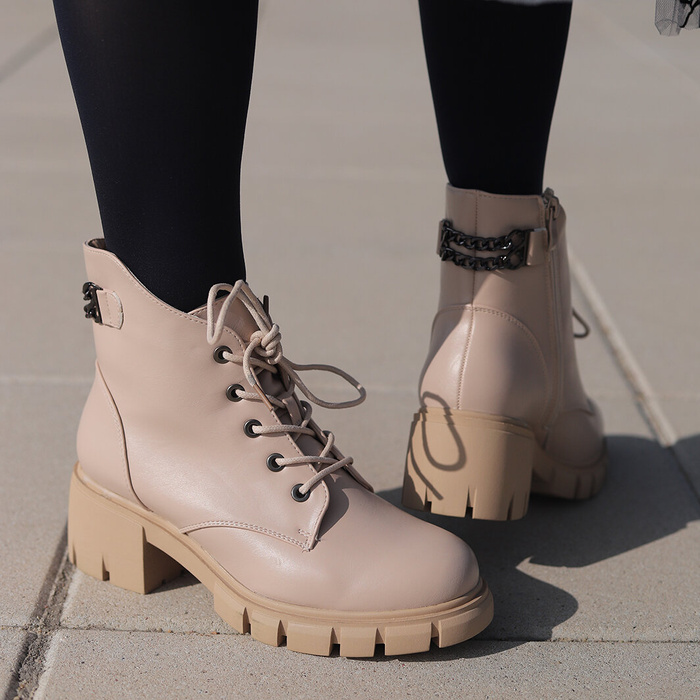 Бежеві ботильйони на шнурівці M. Daszyński