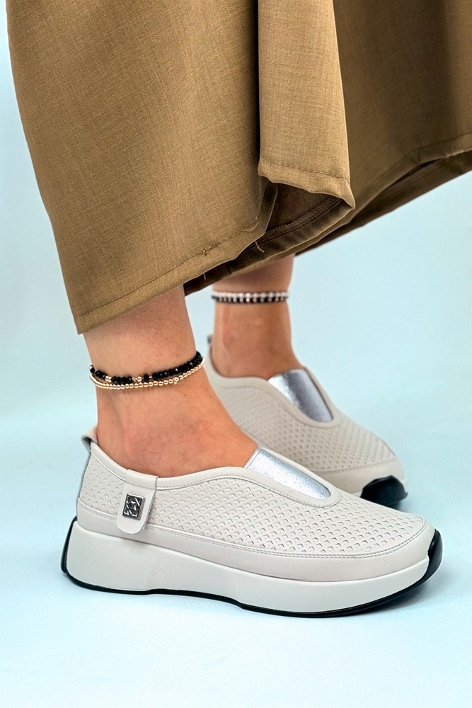 Сині ажурні шкіряні туфлі на плоскому ходу