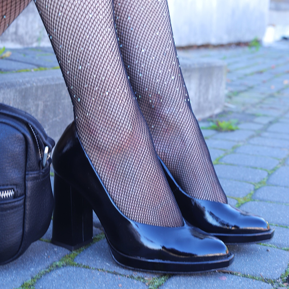 Чорні лаковані туфлі на каблуці Kordel